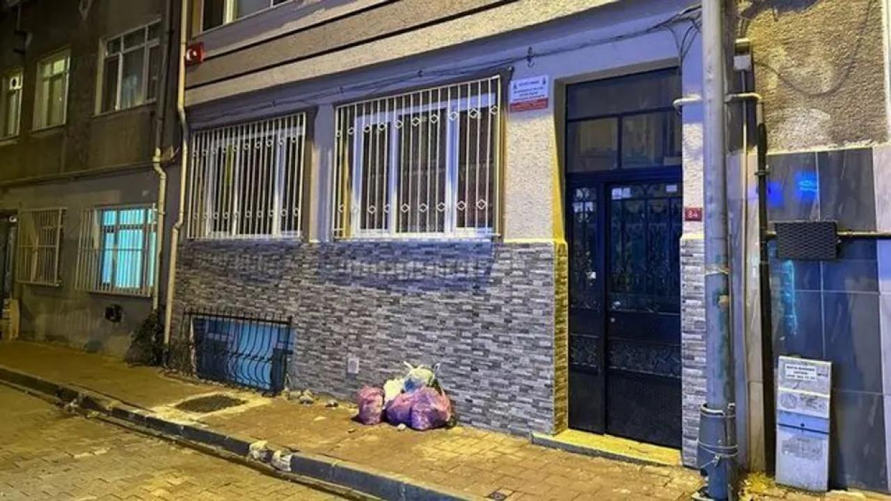 7 yaşındaki kardeşini demir askıyla döverek öldürmüş! Korkunç ölümde ablaya tahliye!