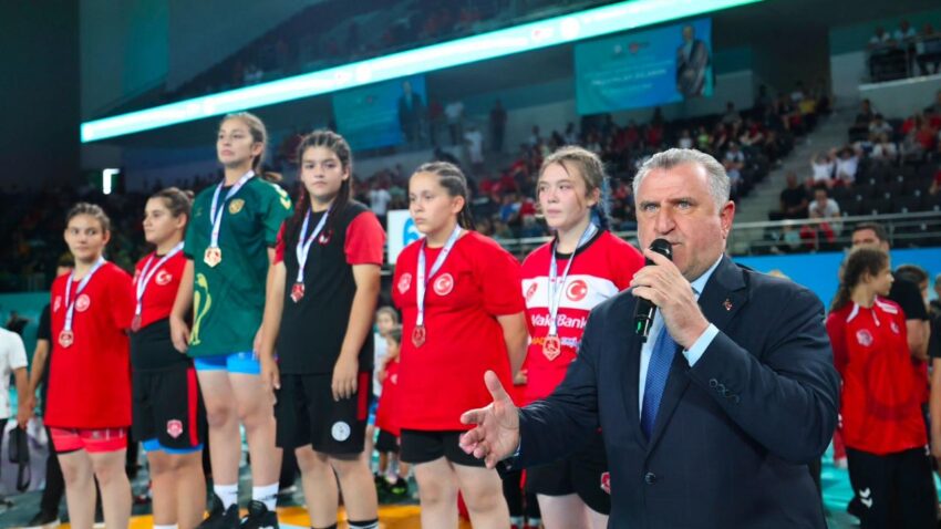 Bakan baktan baskan erdogana tesekkur E1AMY2x9