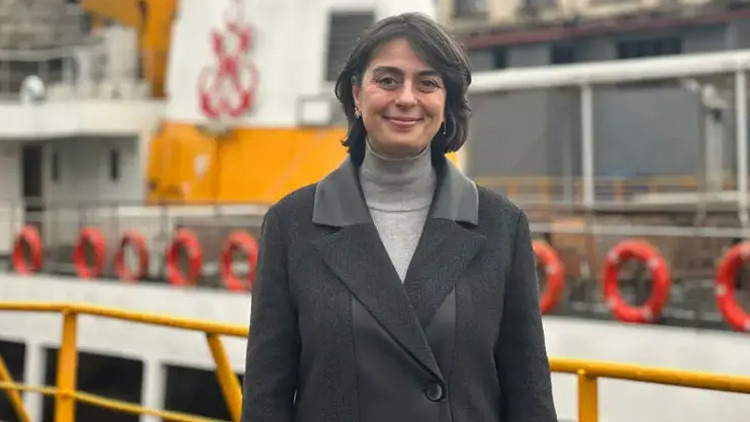 Sinem dedetas kimdir kac yasinda nereli uskudar belediye baskani sinem dedetas neden gozaltina alindi KgFbFfUS